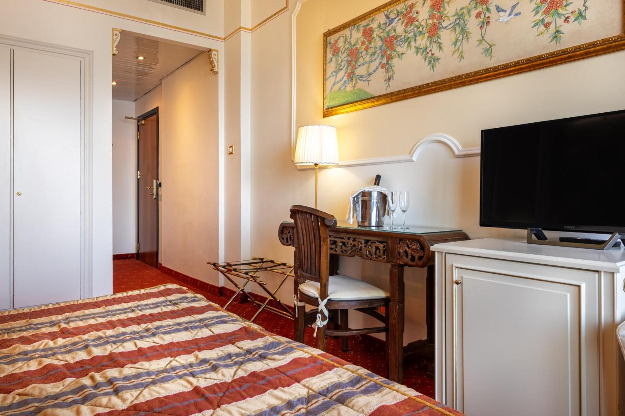 Hotel Astoria Stresa Esterno foto