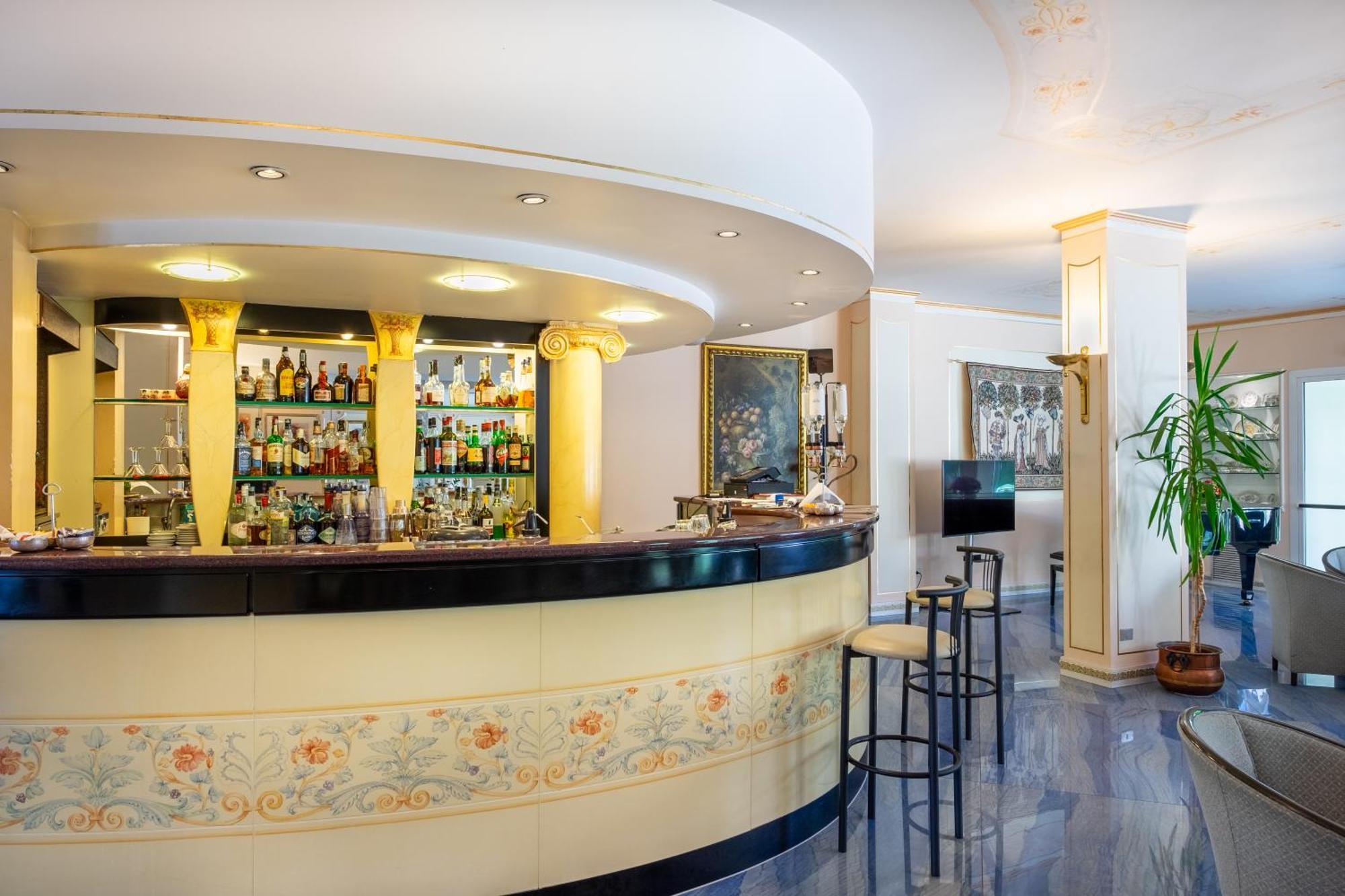 Hotel Astoria Stresa Esterno foto